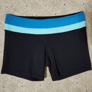 Lululemon Reversible Groove Shorts Size 12 Teal/green and black